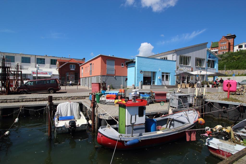 Ferienwohnung Kutterfisch Direkt Im Stadthafen 萨斯尼茨 外观 照片